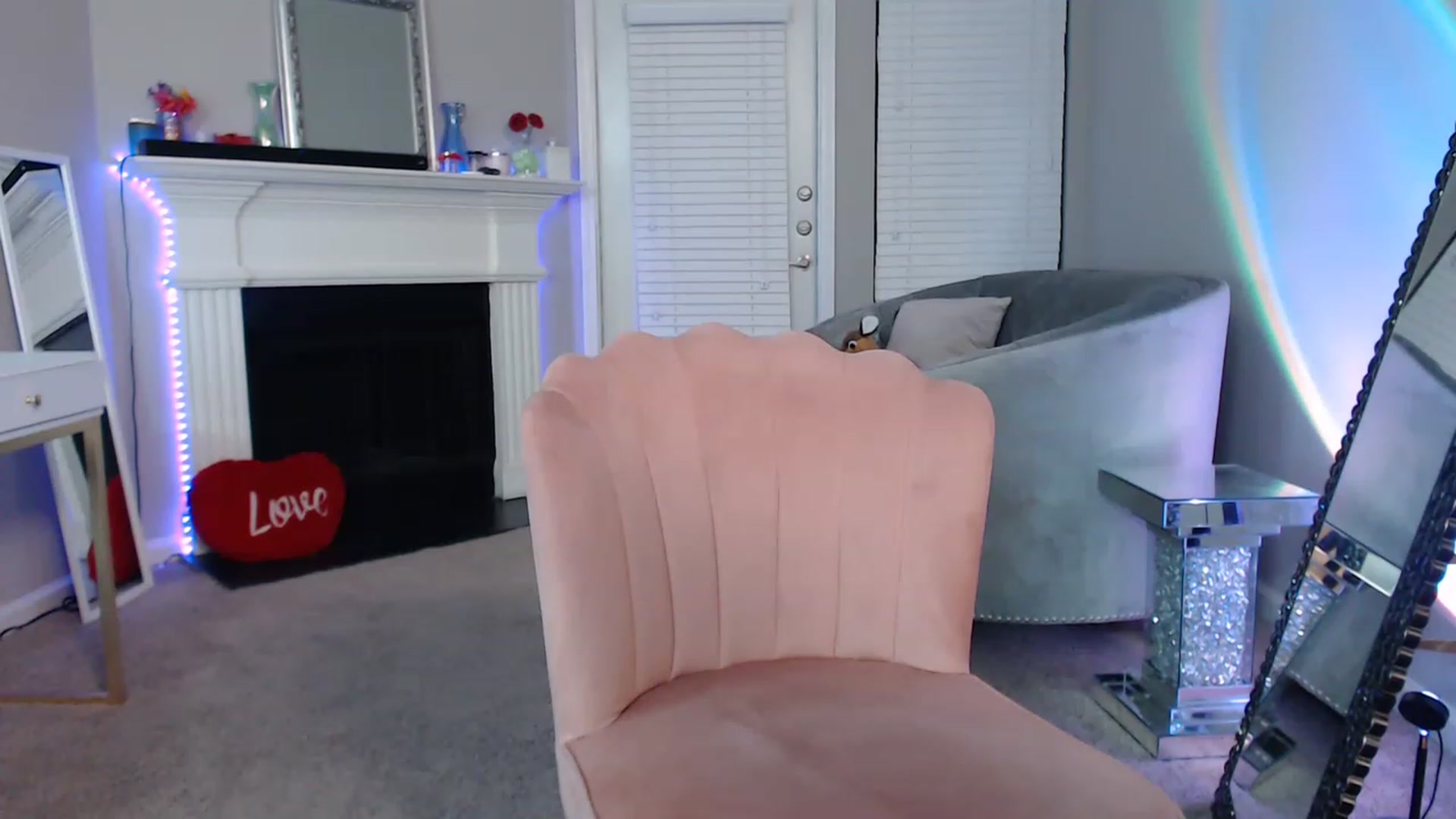 Pink_Fawnnn video thumbnail