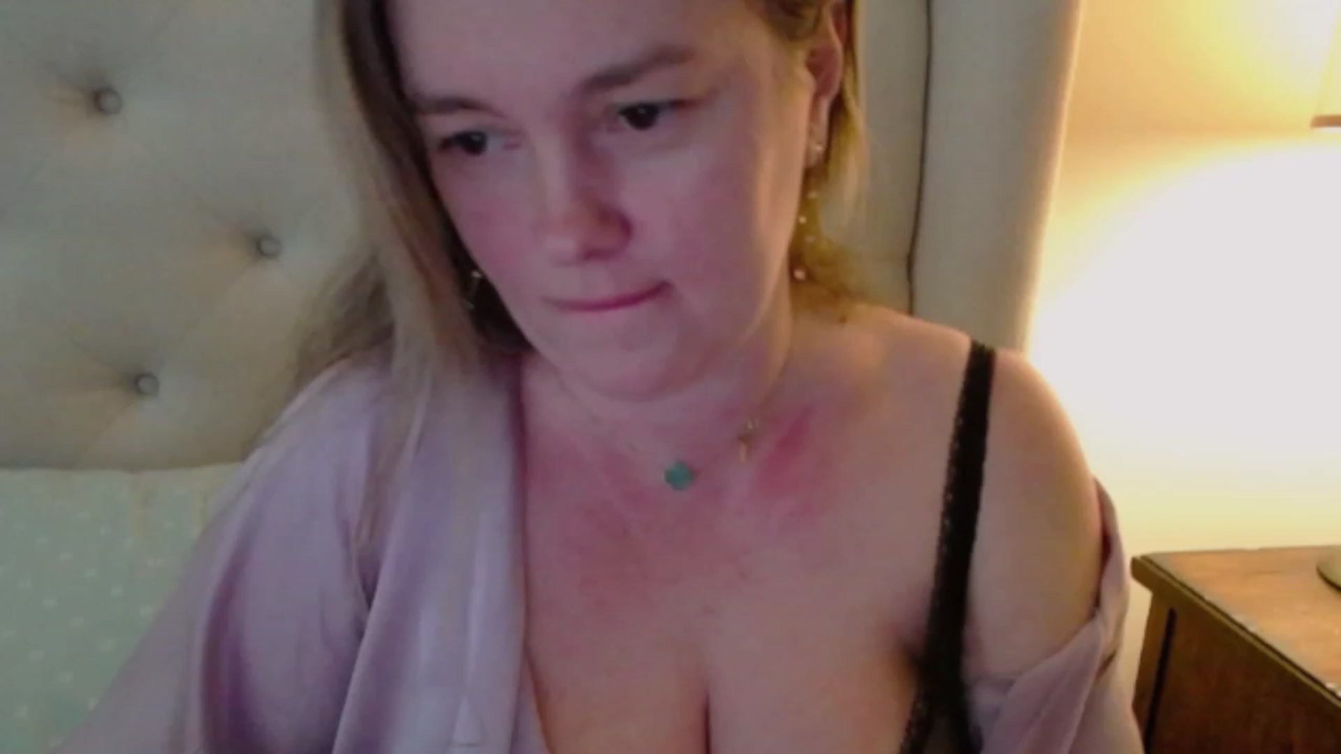 J0llye video thumbnail