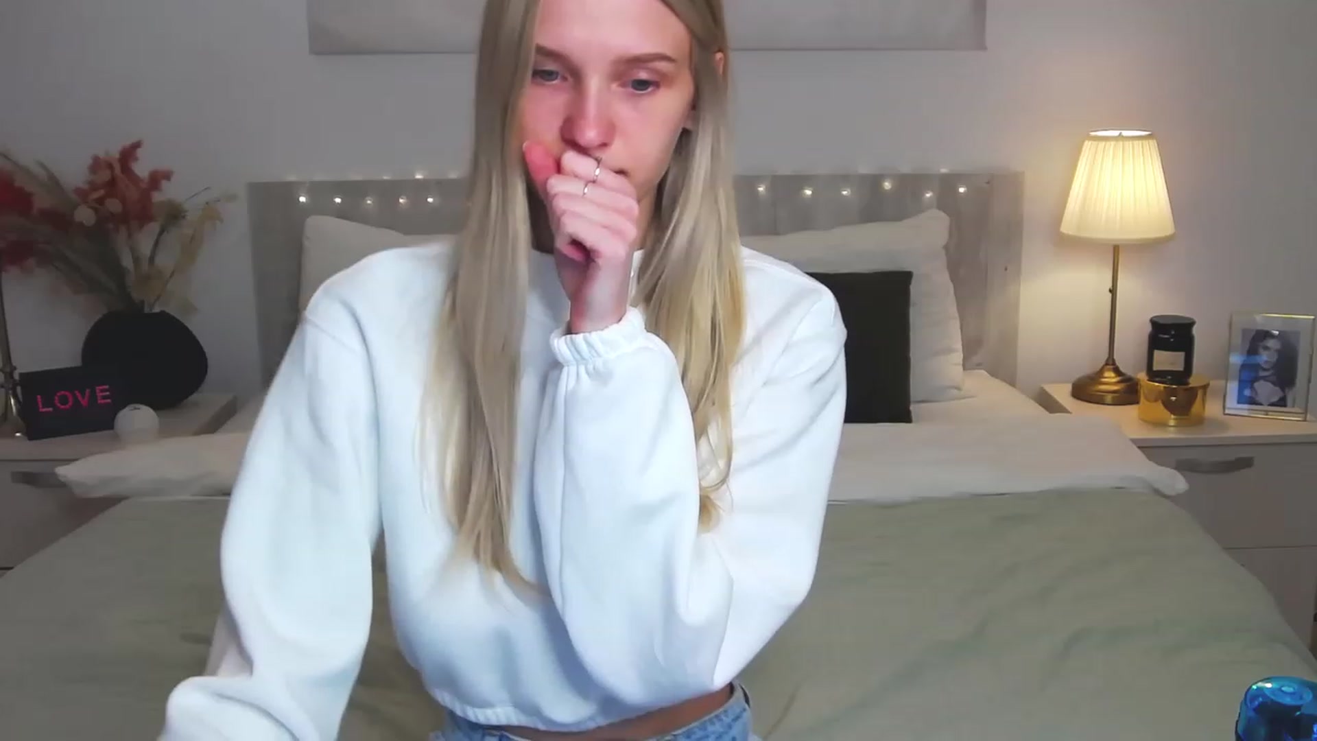 Angell_XO video thumbnail