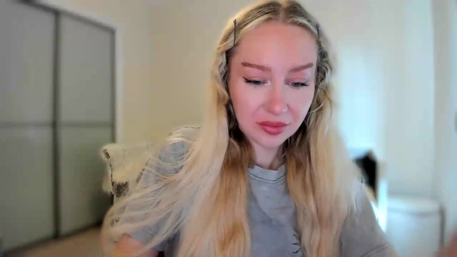 pixelatedgirl video thumbnail