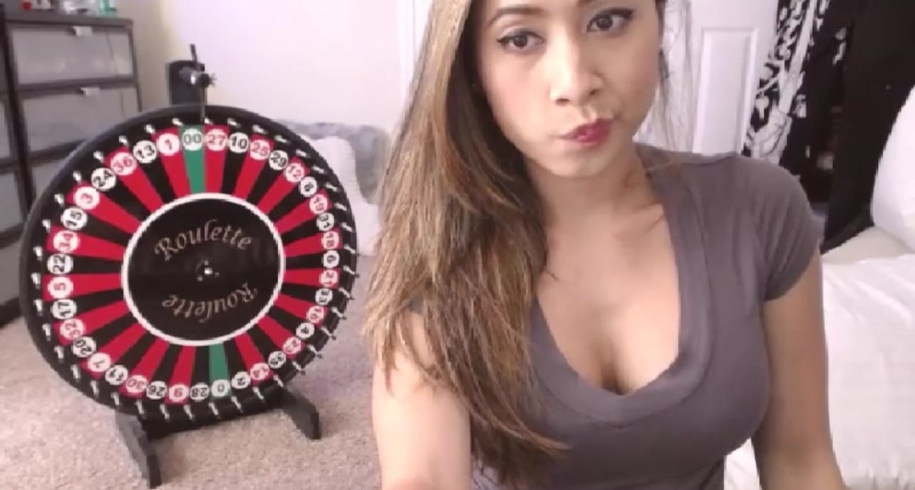 Downloads video thumbnail