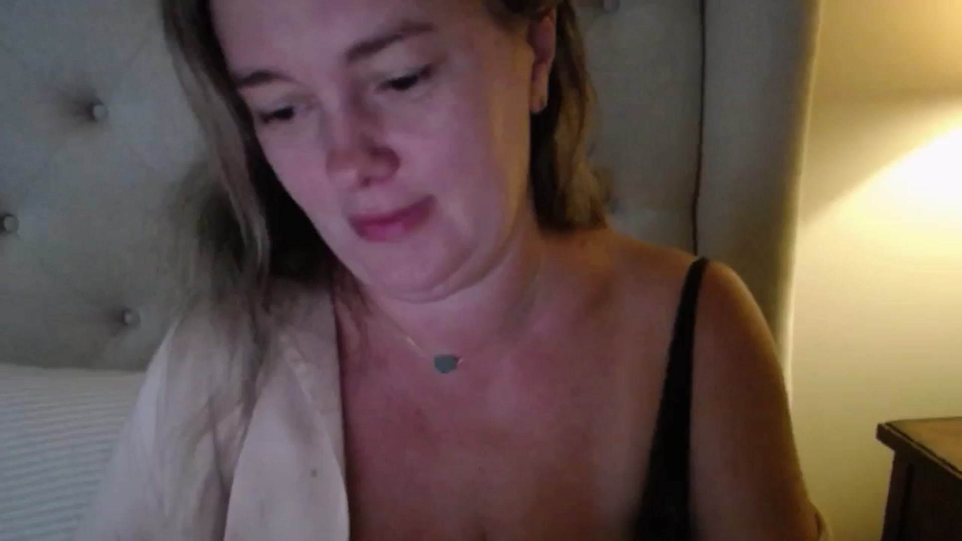 J0llye video thumbnail