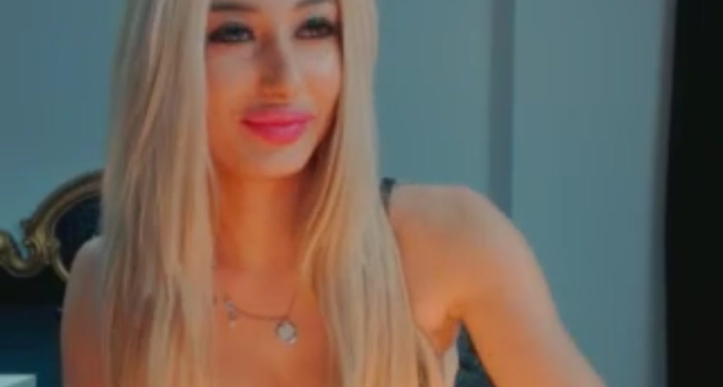 candyadeline video thumbnail