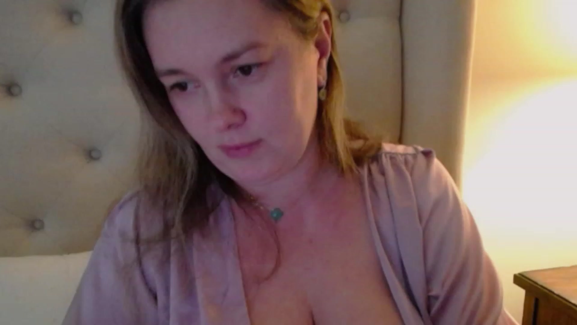 J0llye video thumbnail