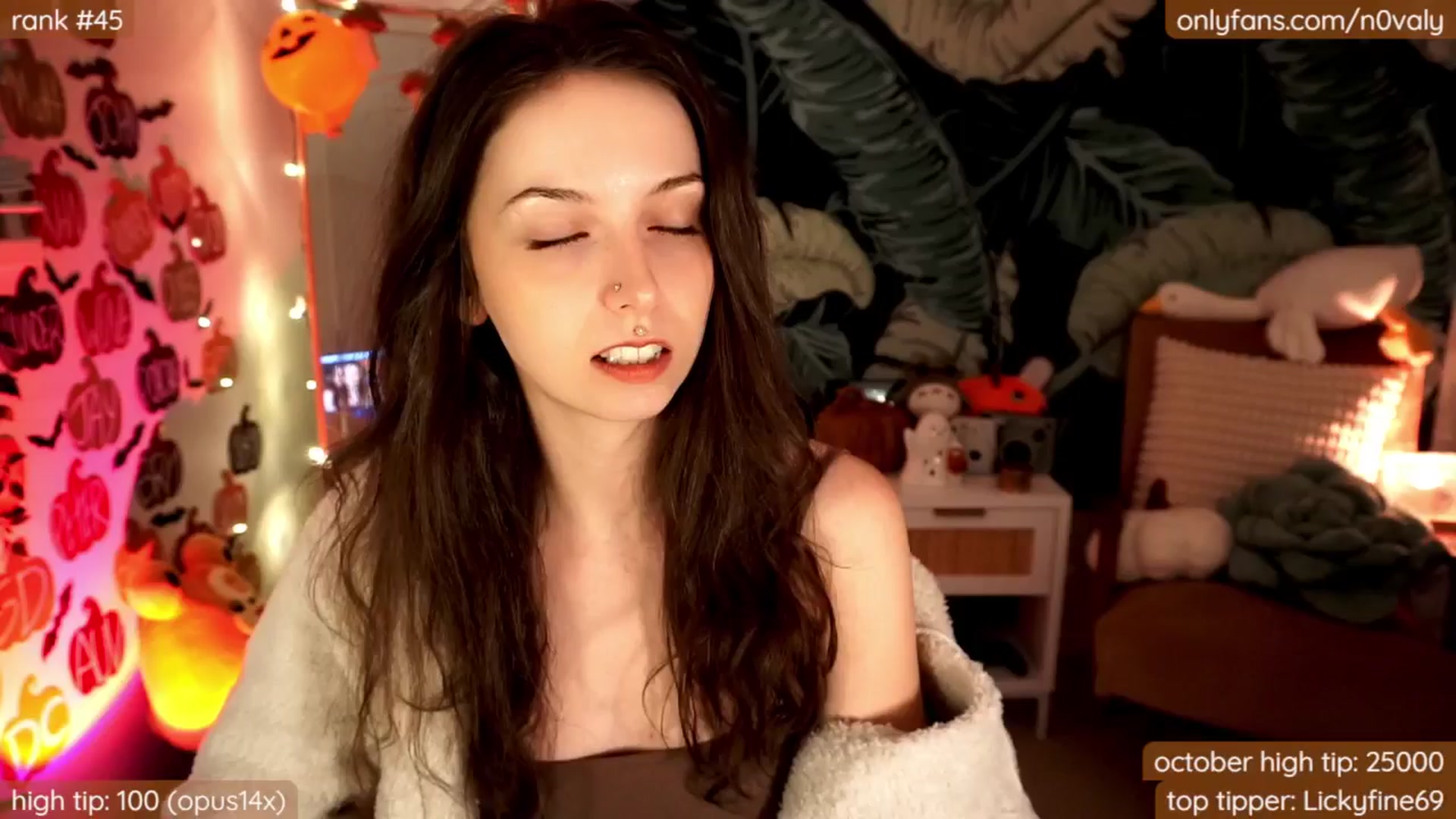 N0valy video thumbnail