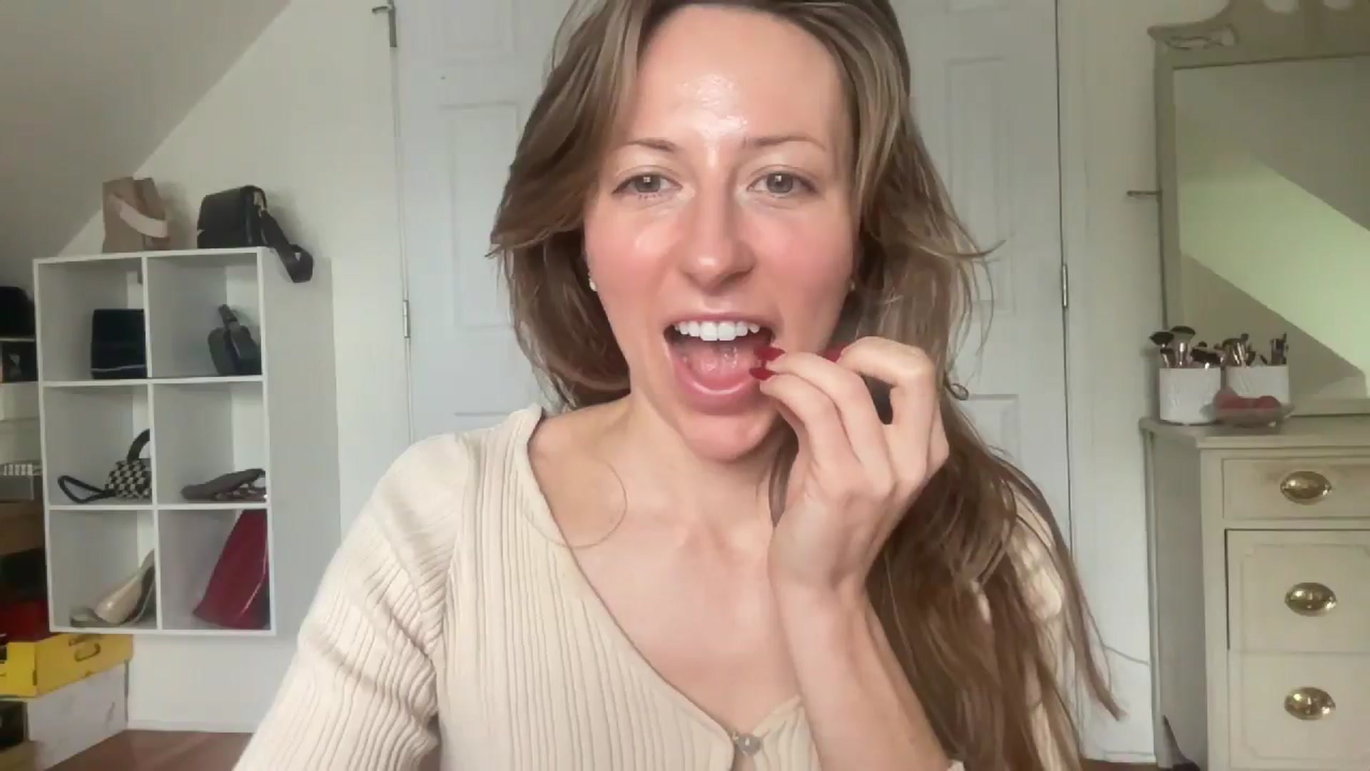 bellabaxxxter video thumbnail