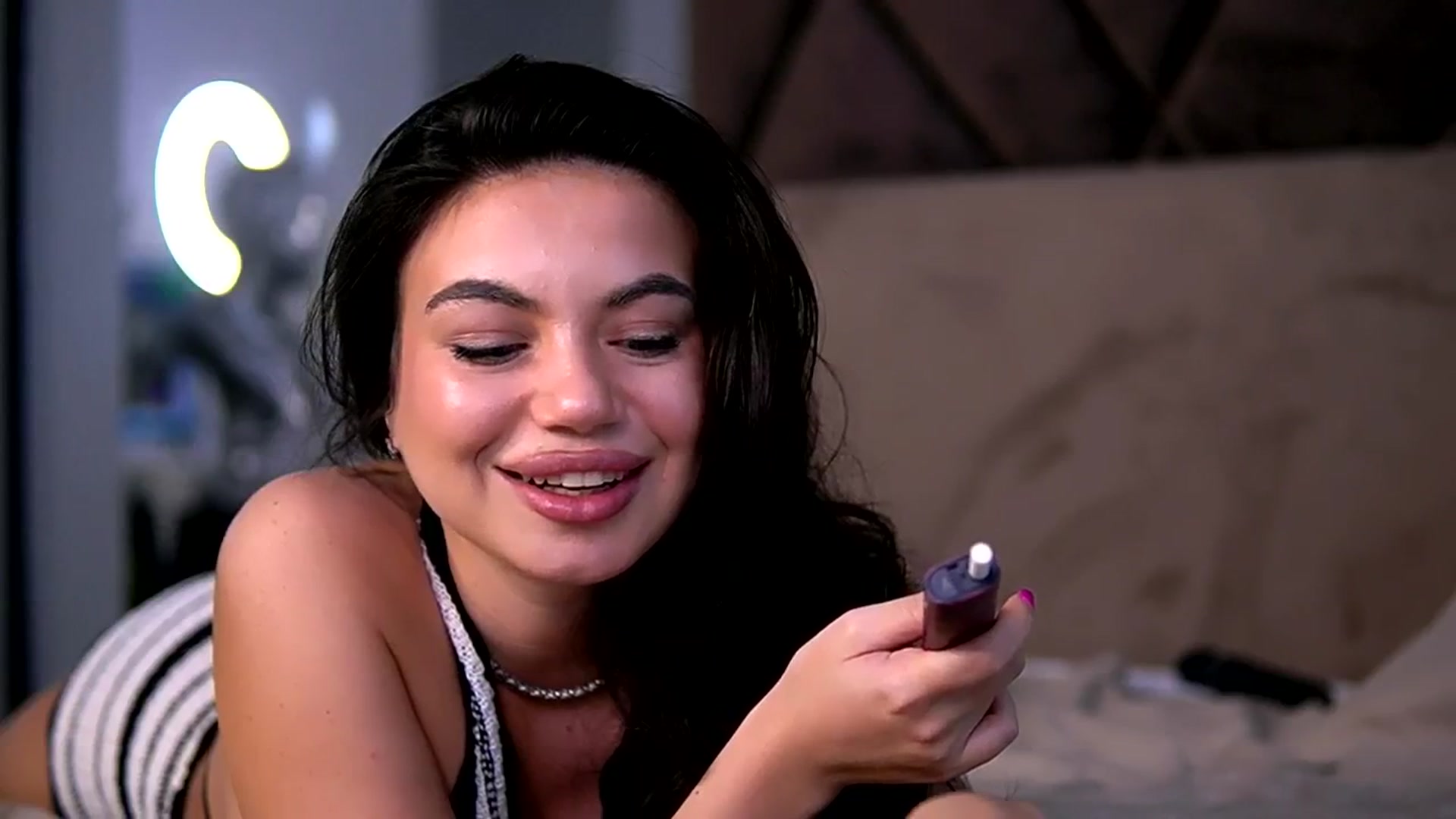 EsmeLuv video thumbnail