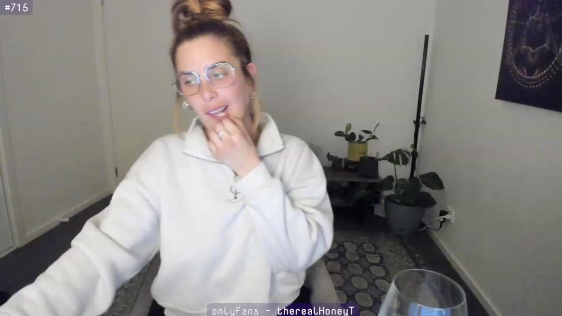 HoneyTits_ video thumbnail