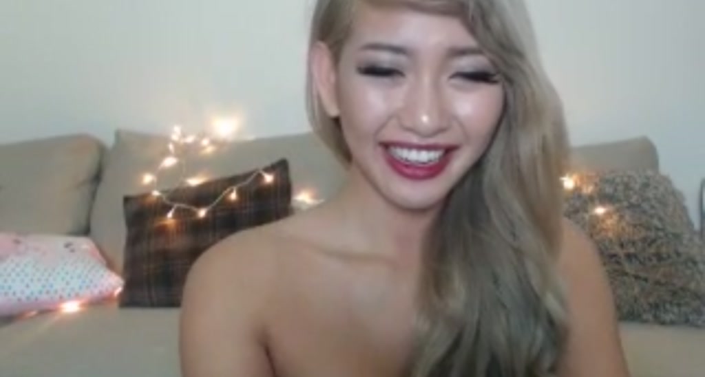 MissReinaT video thumbnail
