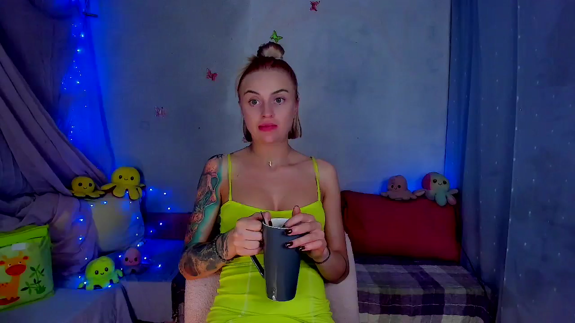 YourLizzyDoll video thumbnail
