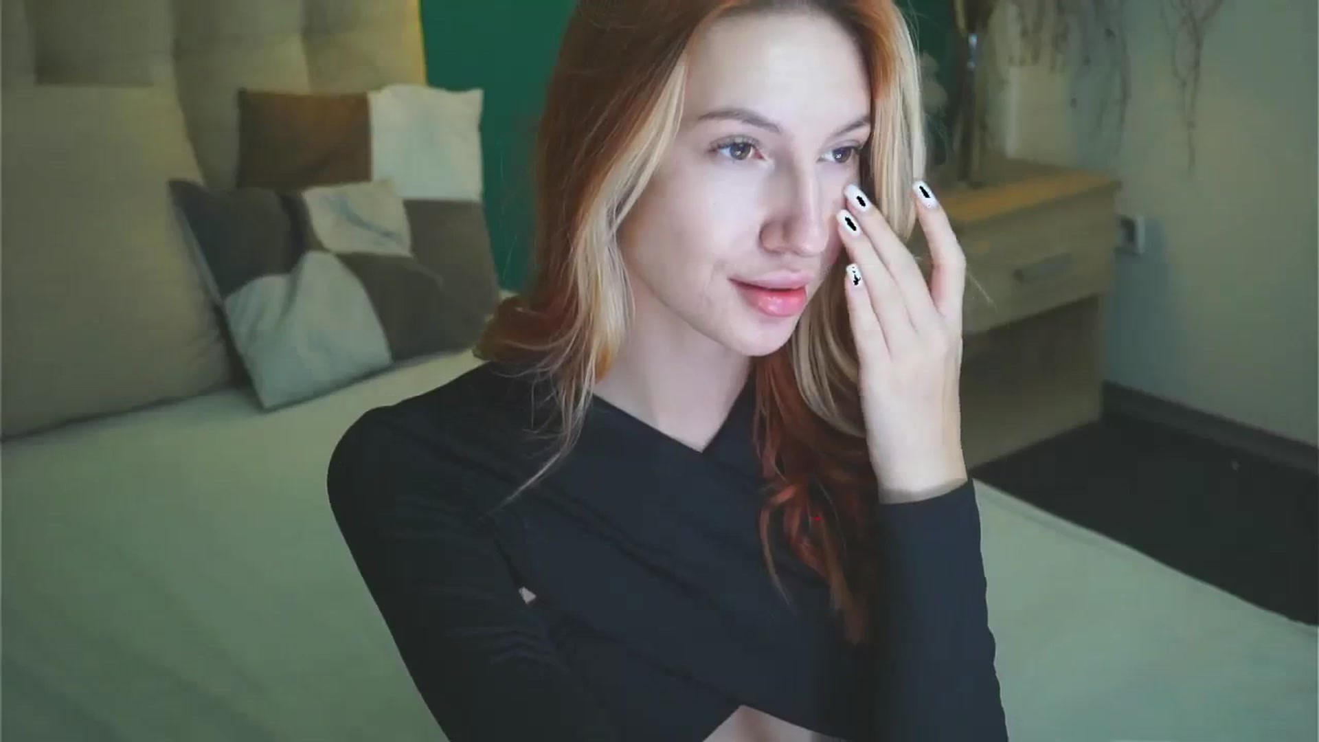 LovelyGin video thumbnail