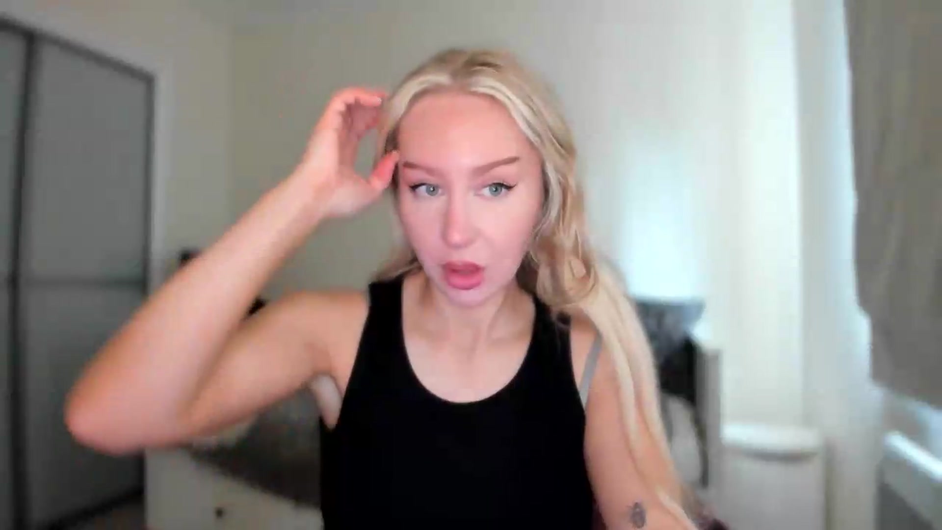 pixelatedgirl video thumbnail