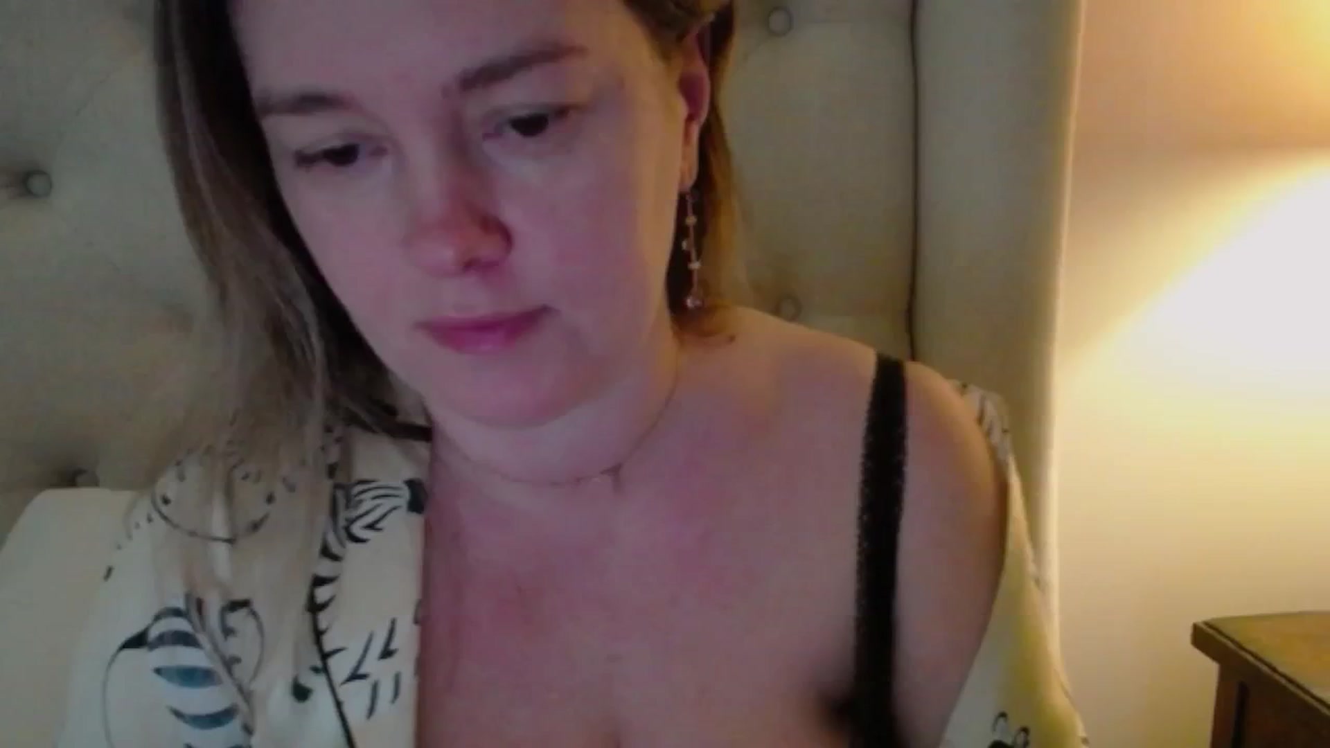 J0llye video thumbnail