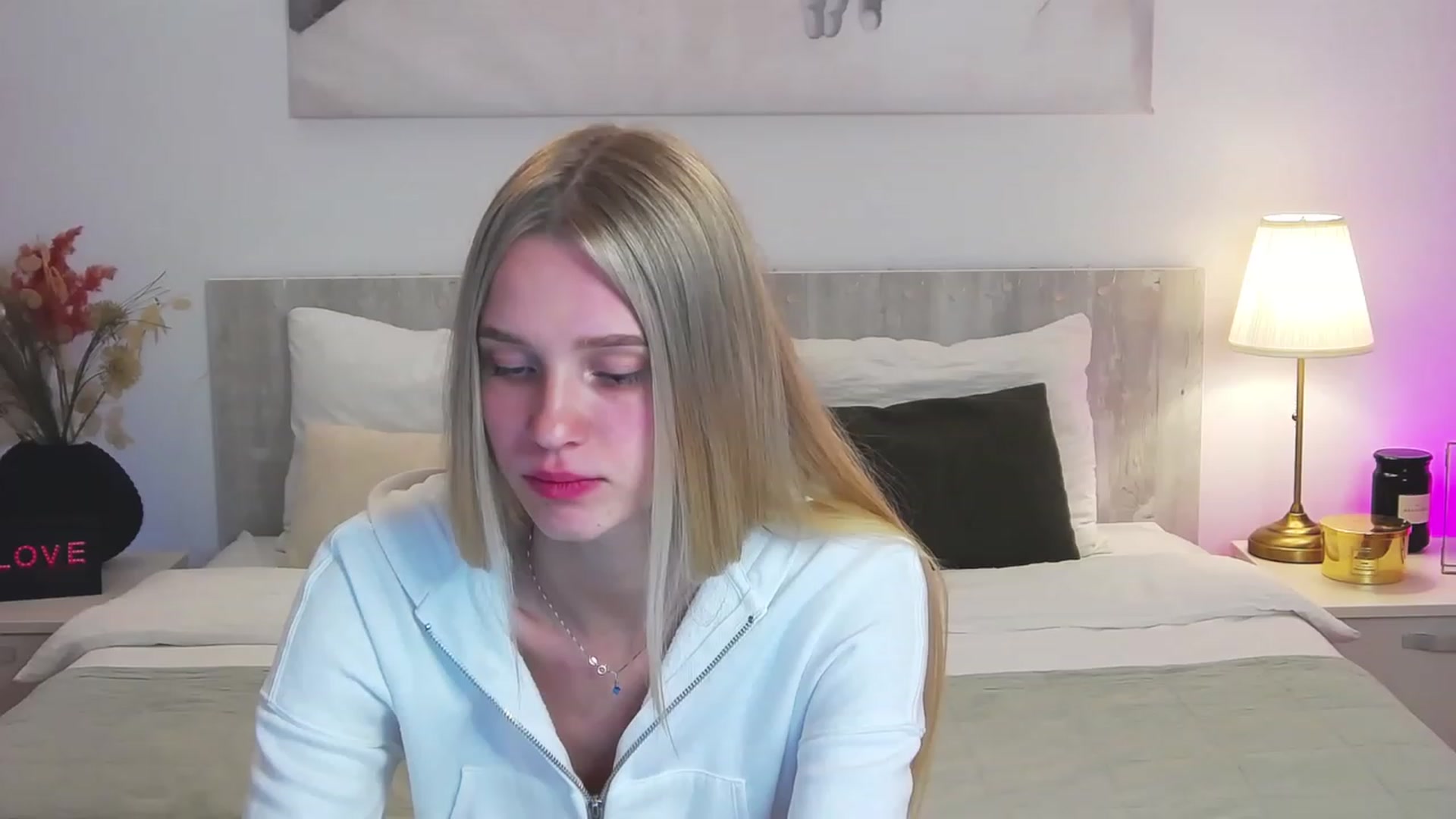 Angell_XO video thumbnail