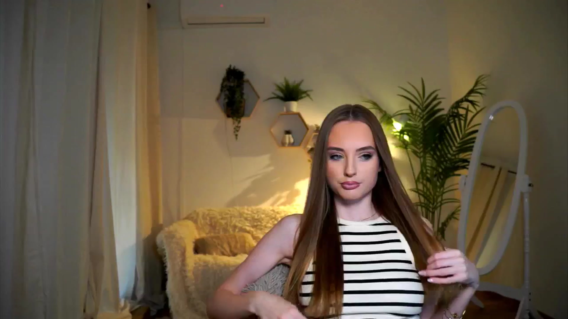 petitegonwild video thumbnail