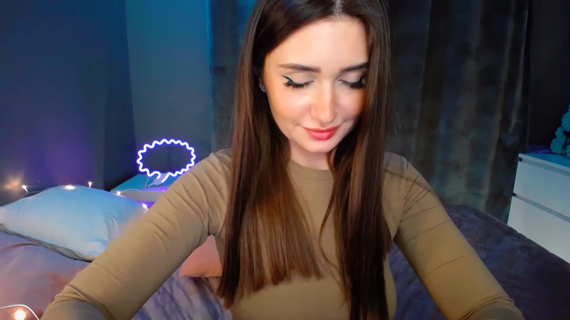 DollGlamourr video thumbnail
