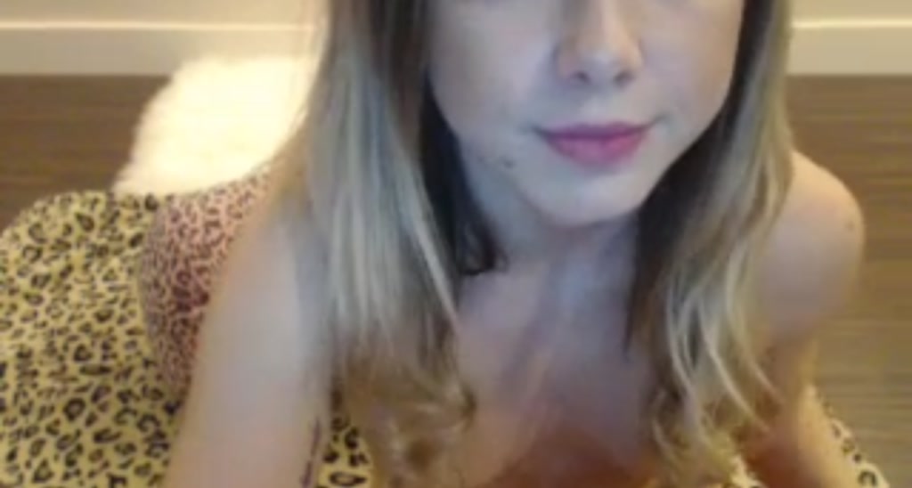 MiniMariah video thumbnail