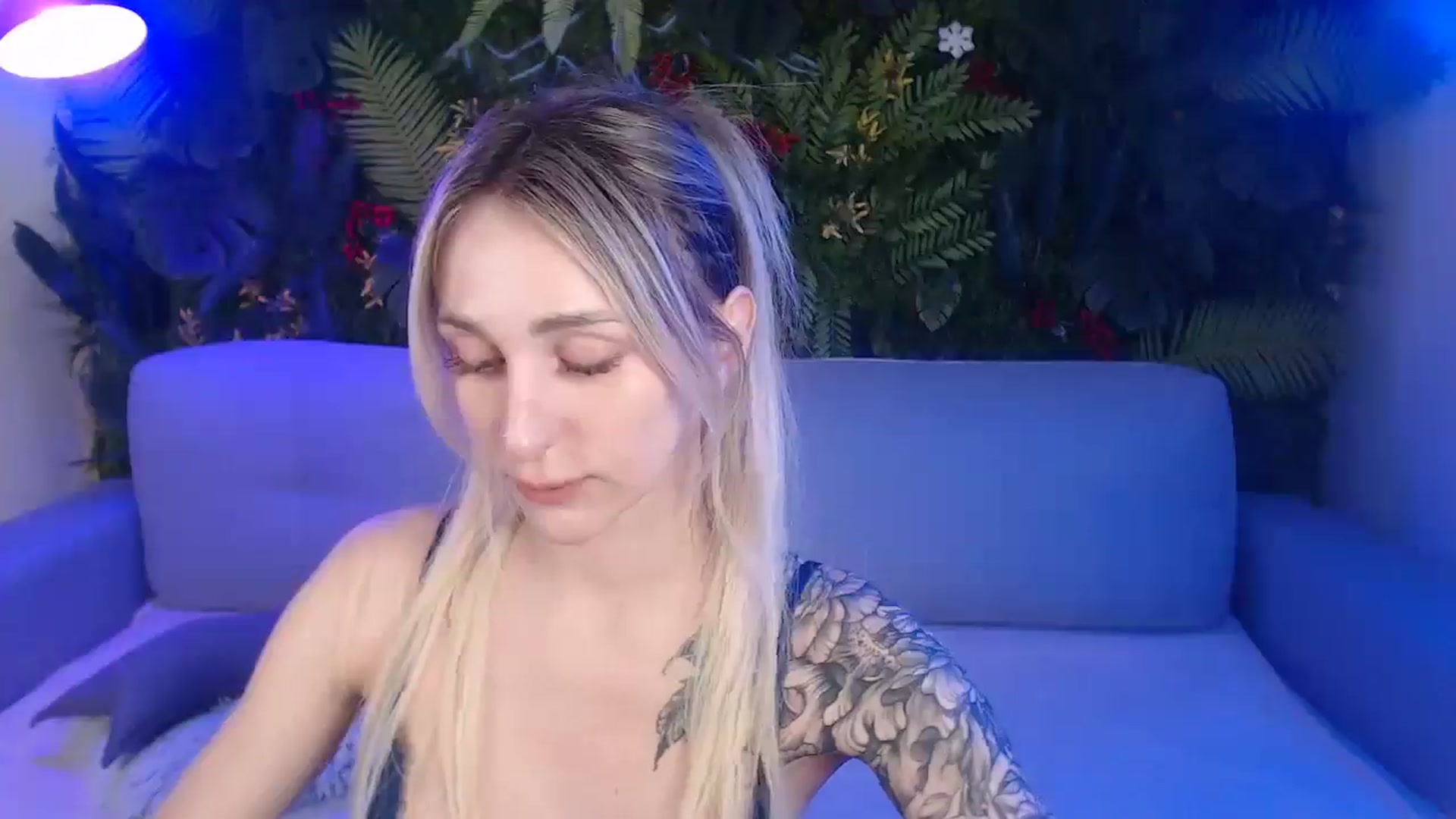 Horny_Blond video thumbnail