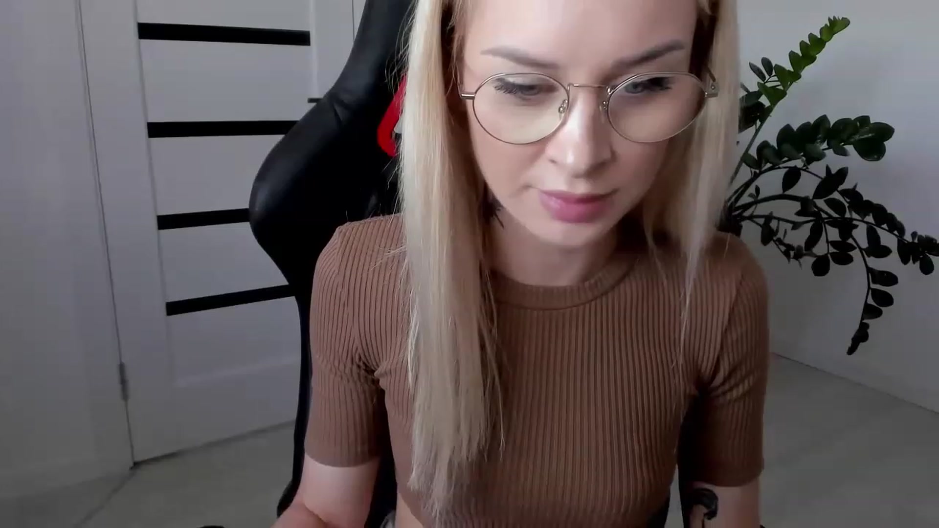 HottBlonda video thumbnail