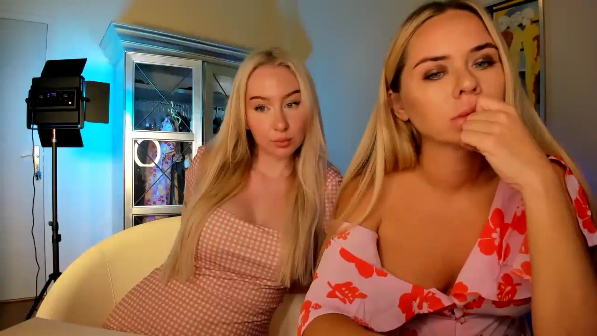 PetiteAvax video thumbnail