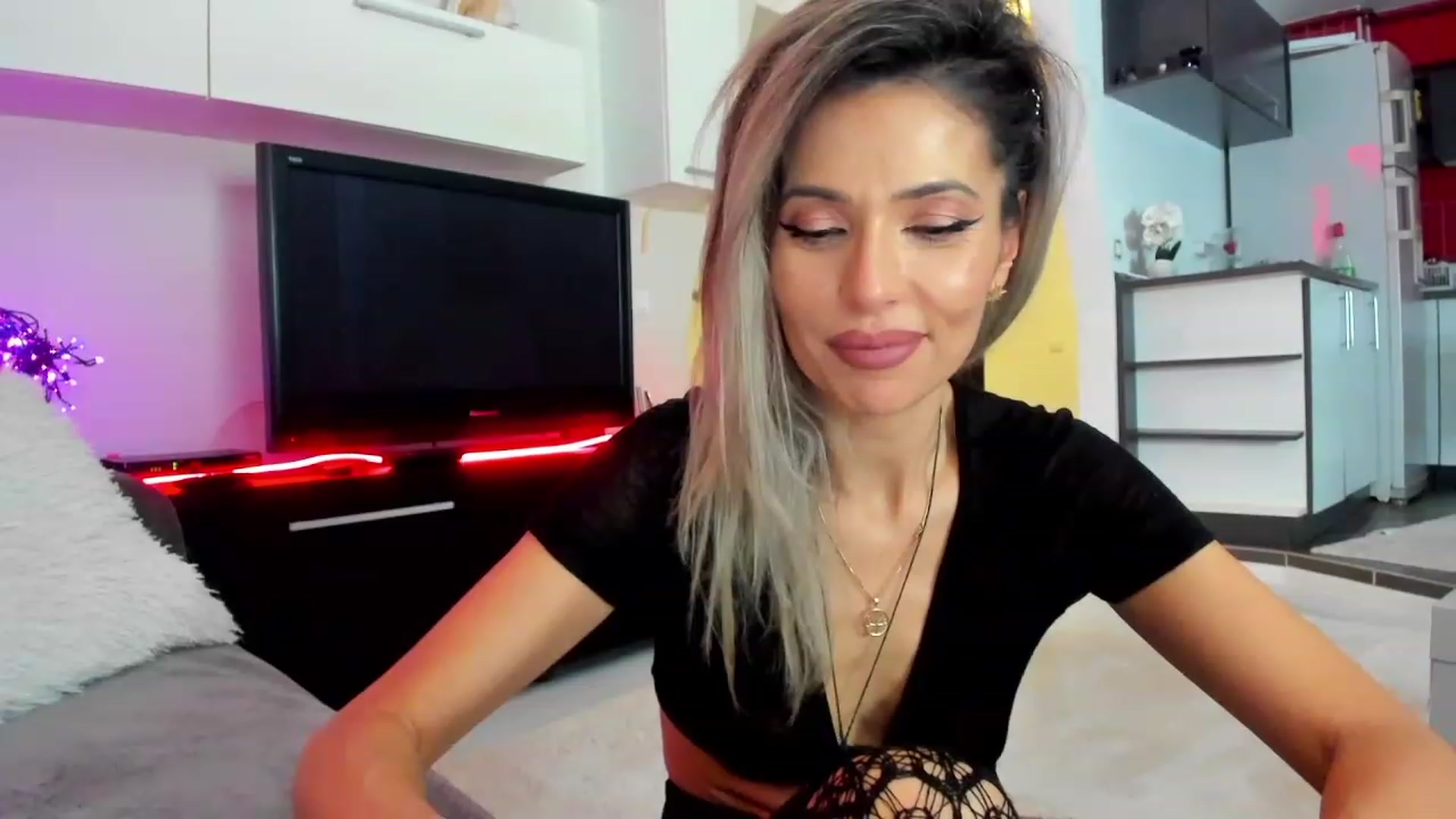 SmileyTinaa video thumbnail