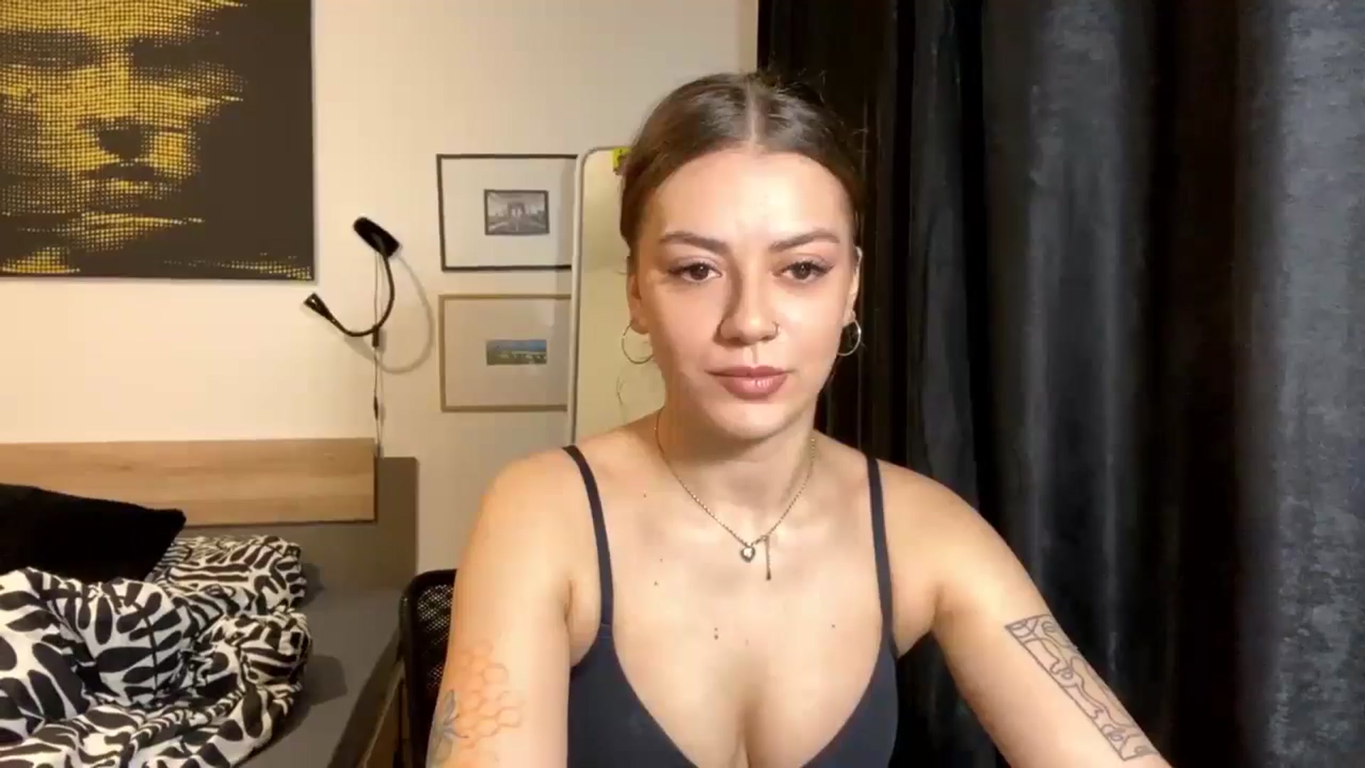 RiriBee video thumbnail