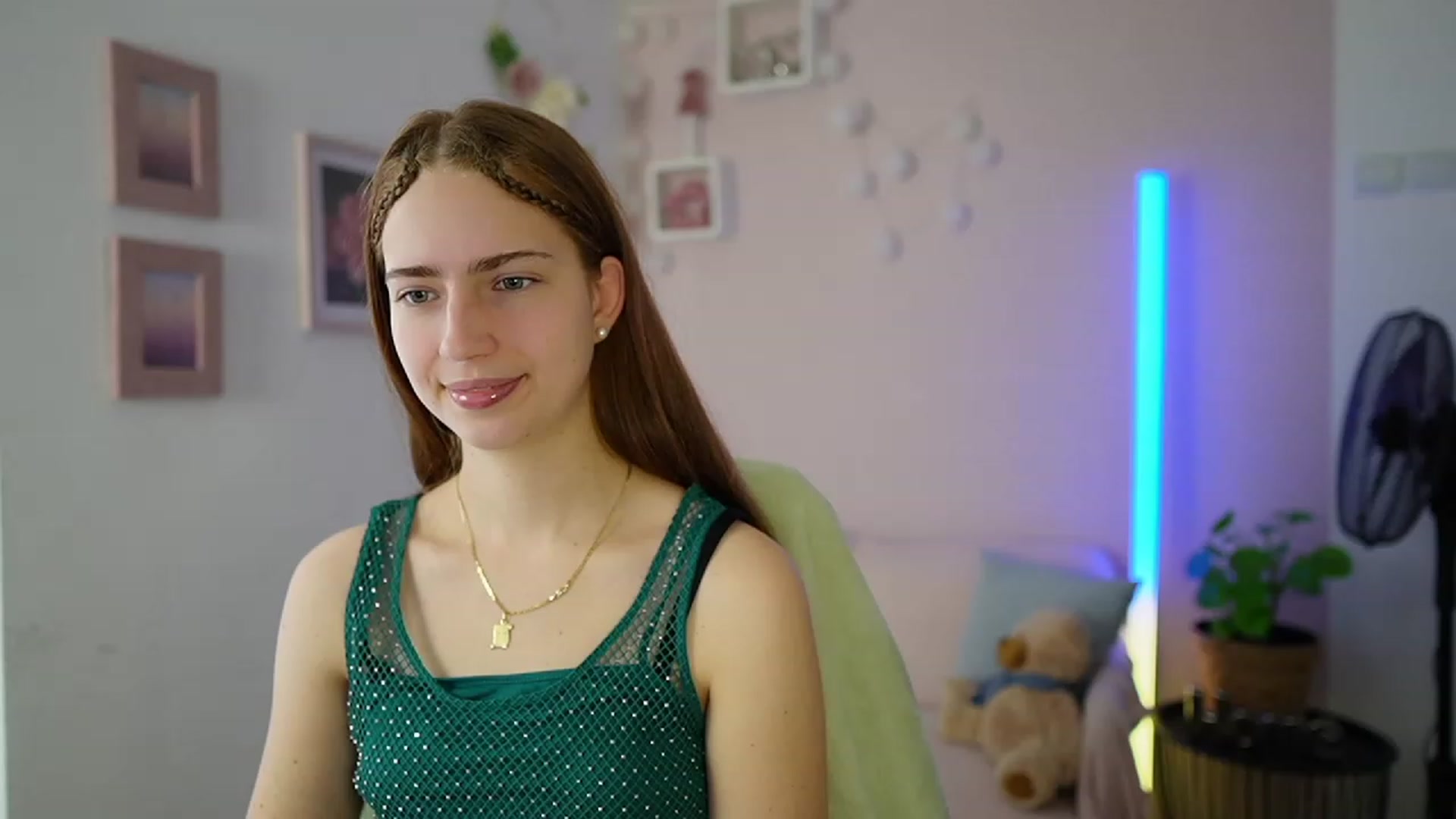Naomi_Woods18 video thumbnail