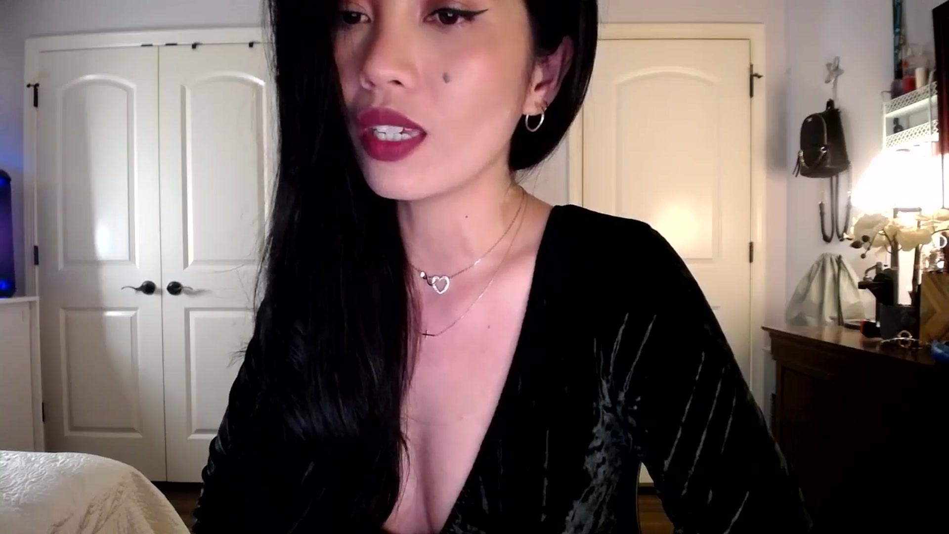 AsianLuv_4U video thumbnail