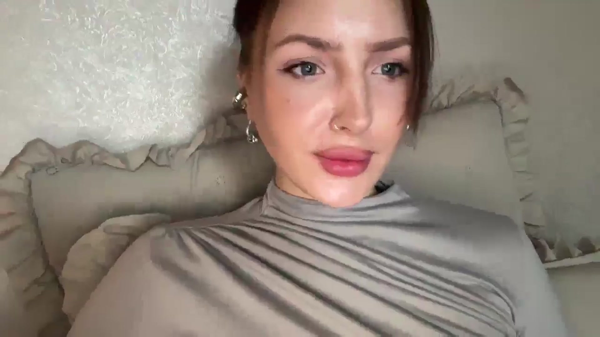 Di_Pearl video thumbnail