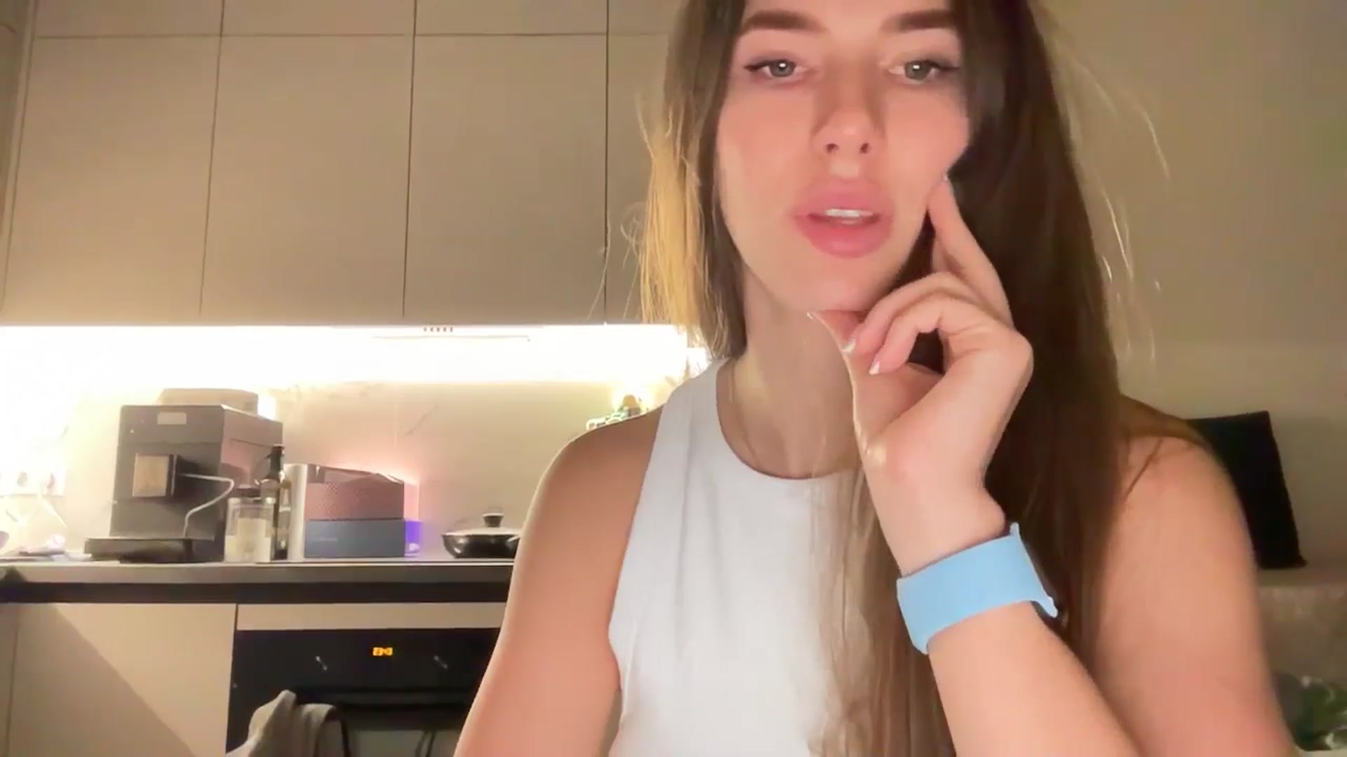 kissfreeze video thumbnail