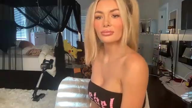 Xoxoelaina video thumbnail