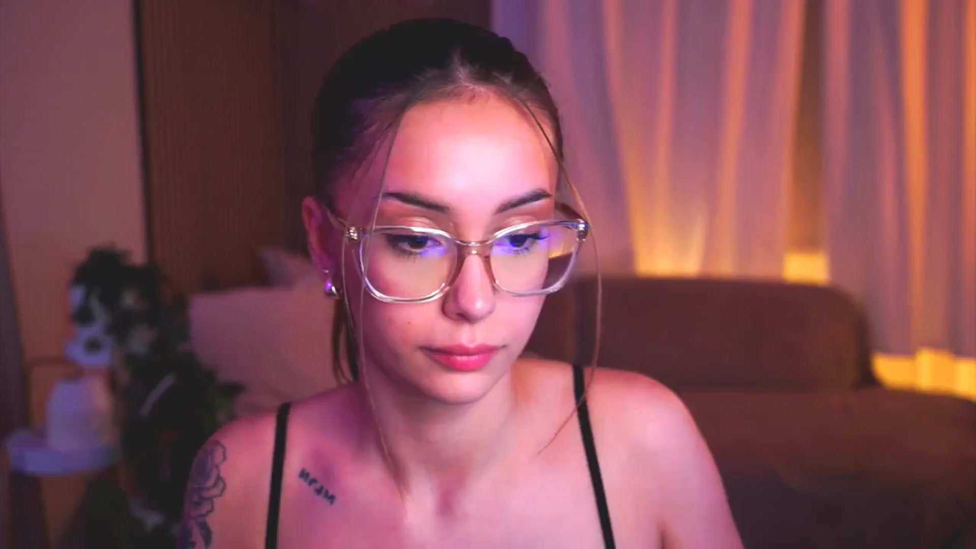 Naomii18 video thumbnail