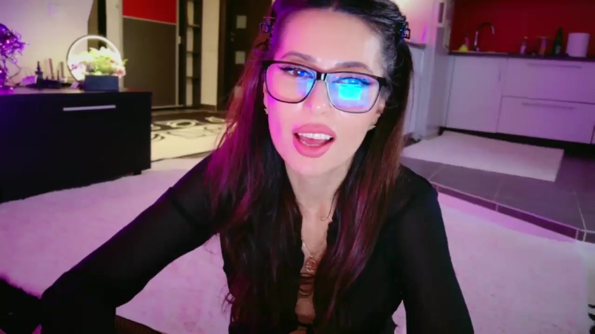 SmileyTinaa video thumbnail
