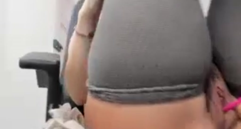 PennyLondon_x video thumbnail