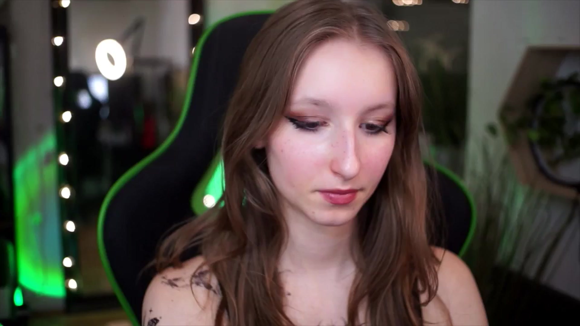 Kira9 video thumbnail