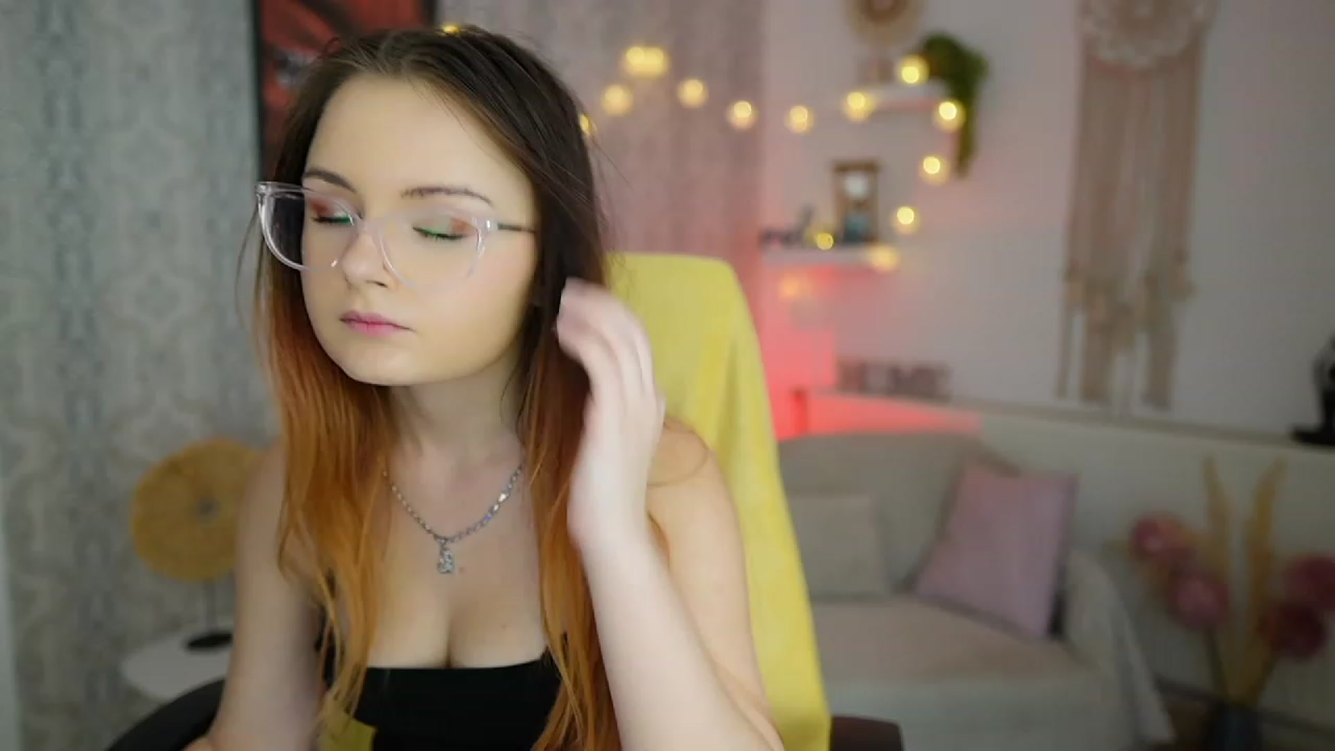 Hazel_Moore18 video thumbnail