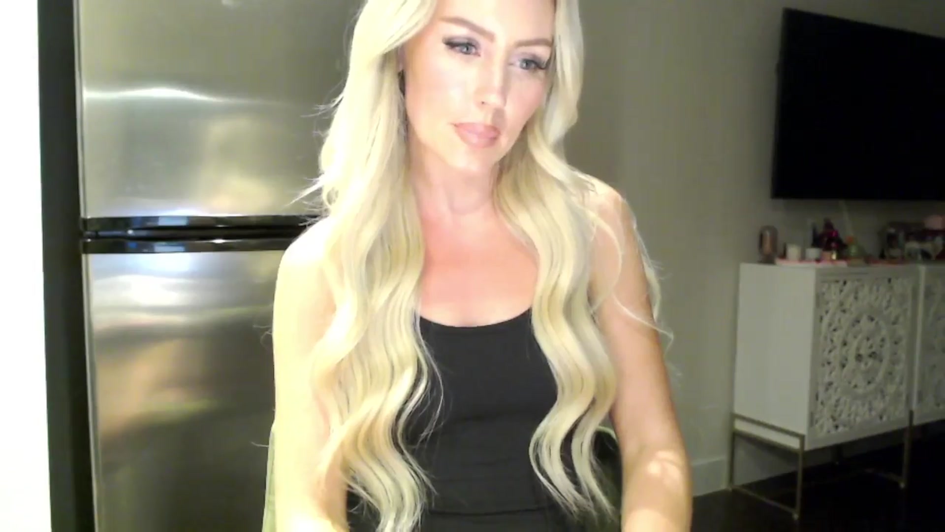 Officialelsa video thumbnail