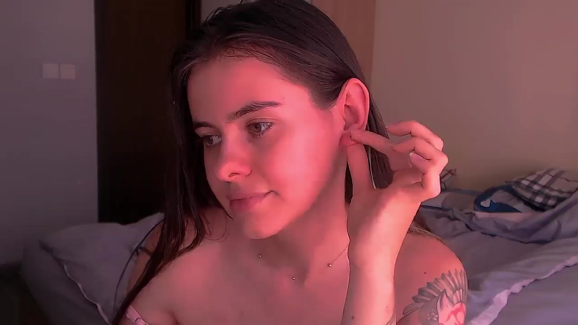 ZoeMil video thumbnail