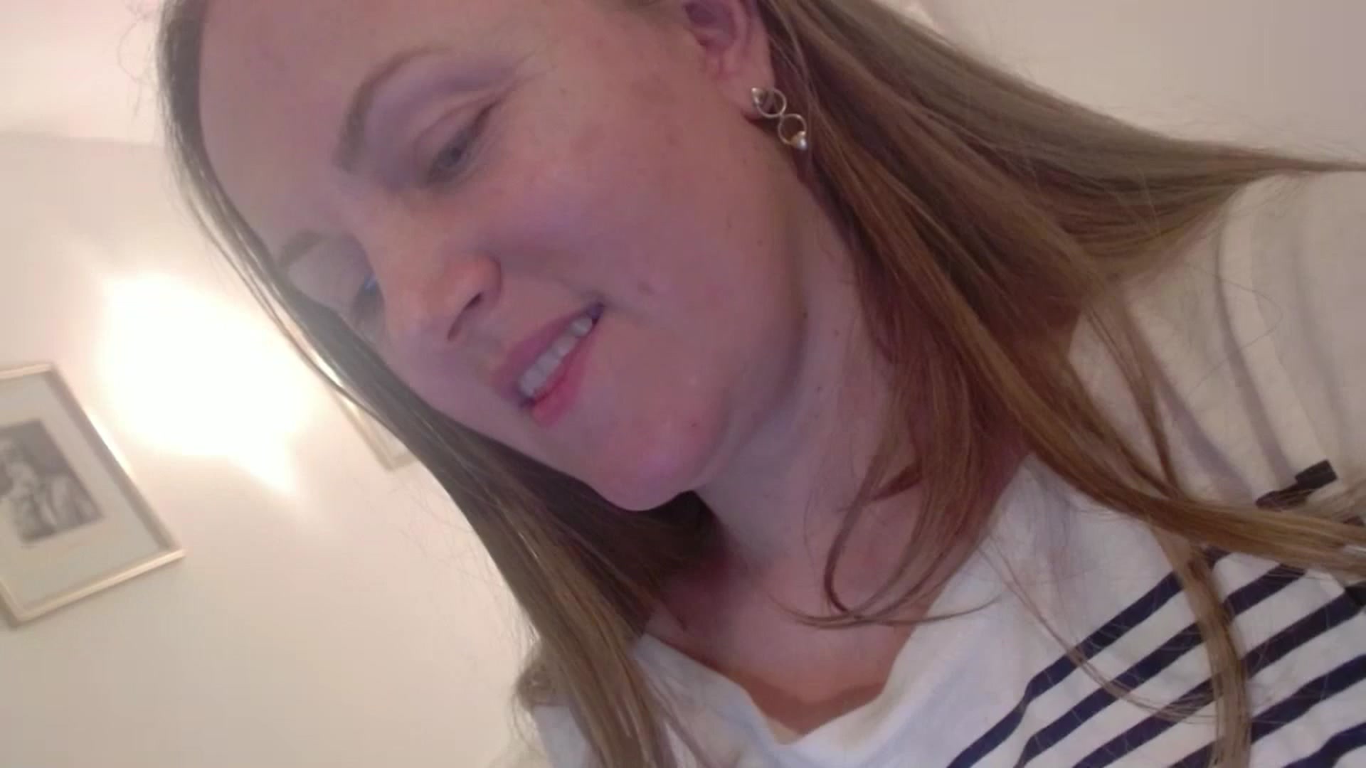 JustLily video thumbnail