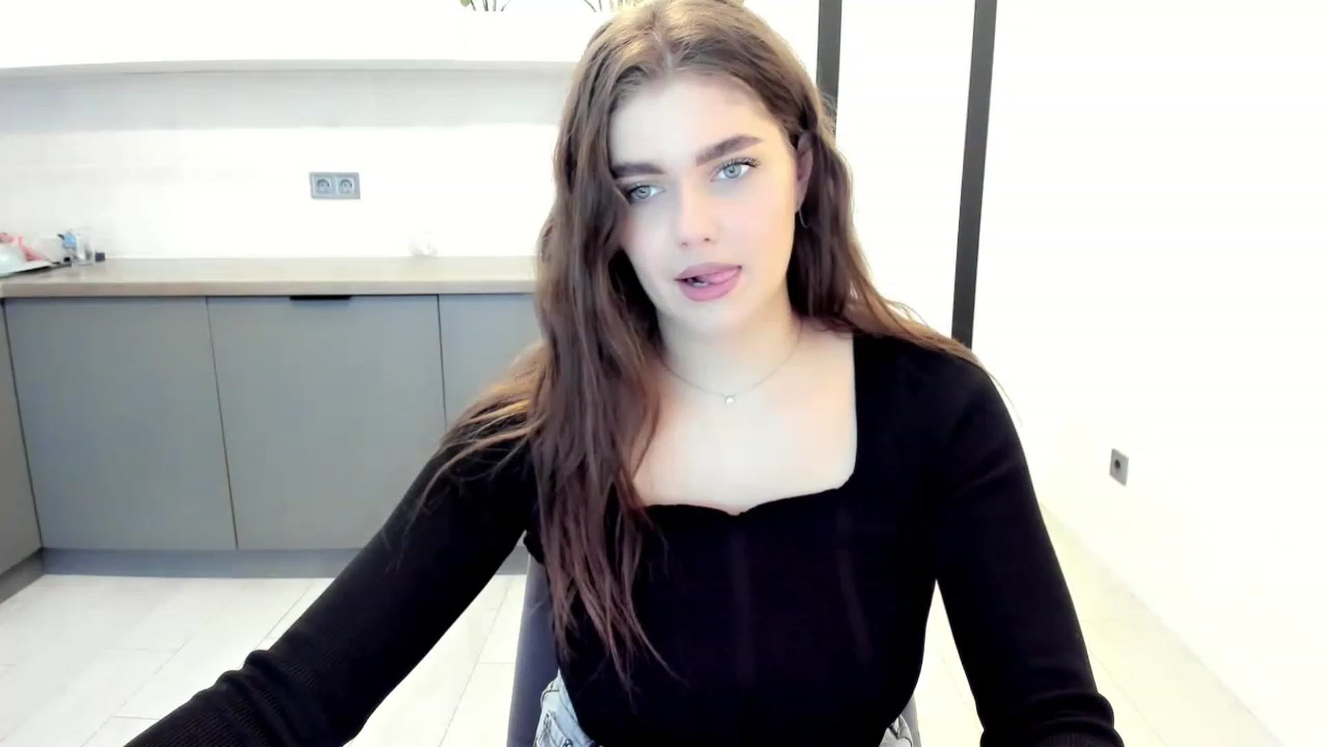 VickiVong video thumbnail