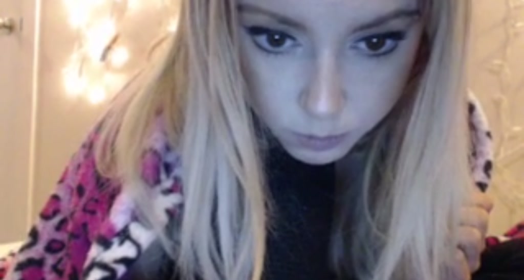 MiniMariah video thumbnail
