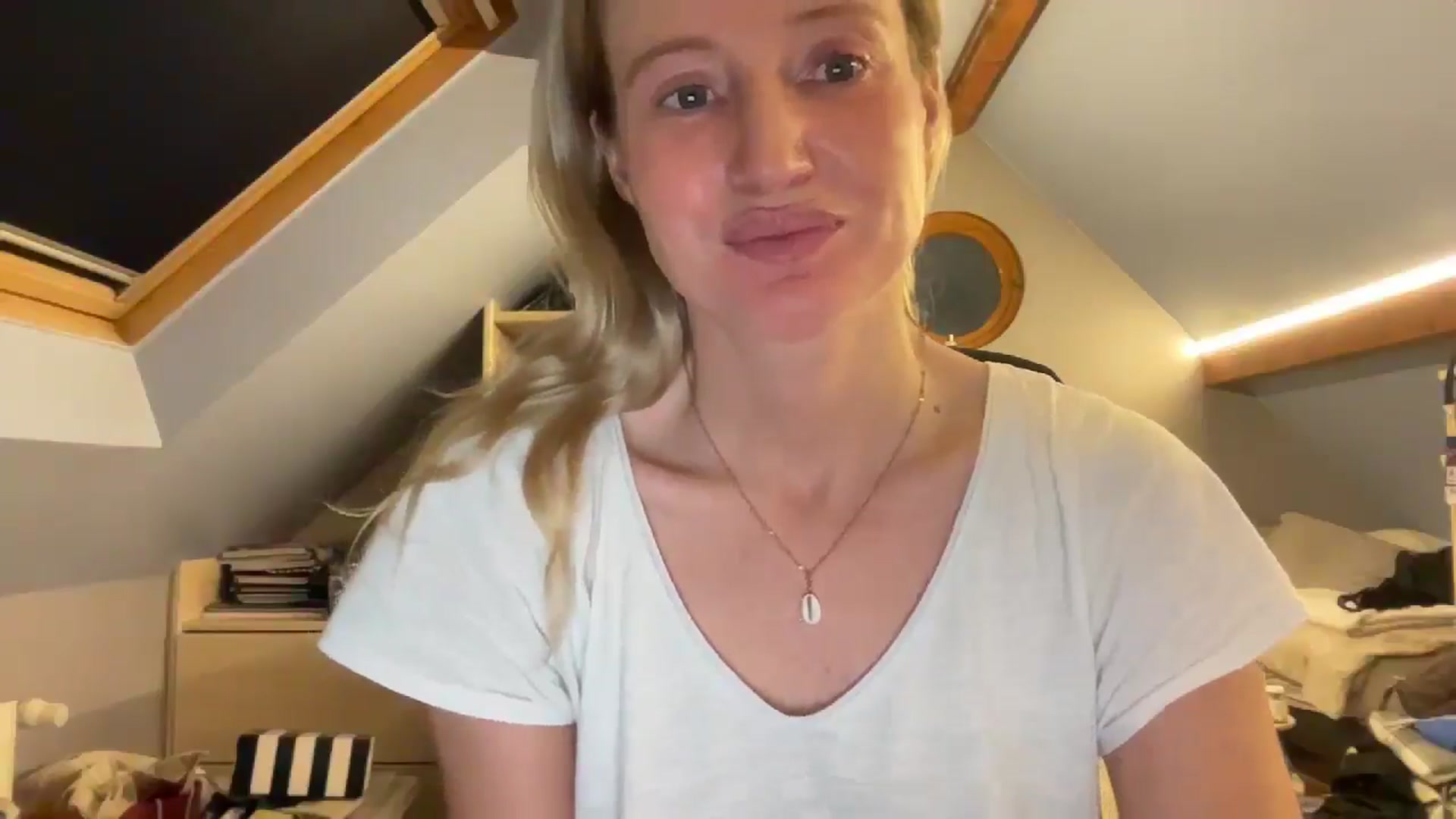 Lili_blue1 video thumbnail
