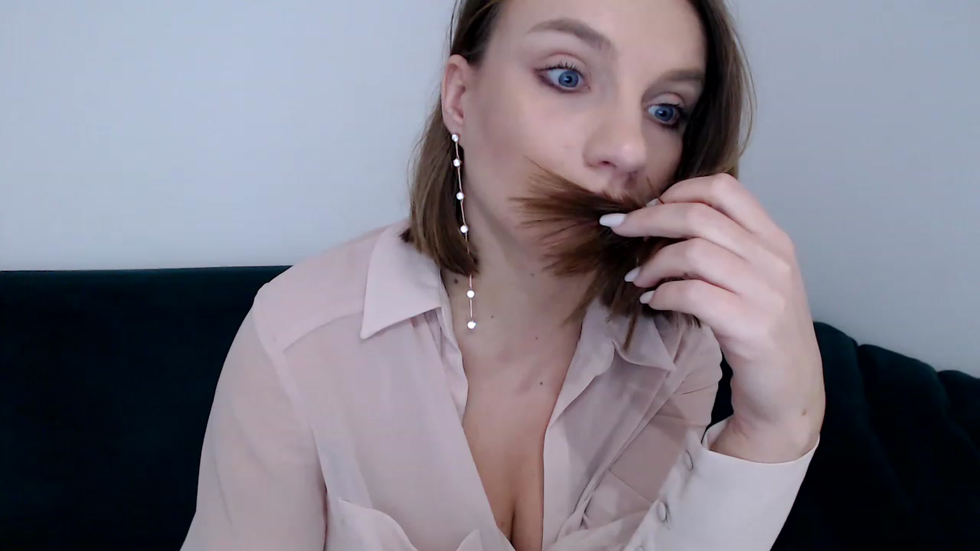 call_me_em video thumbnail