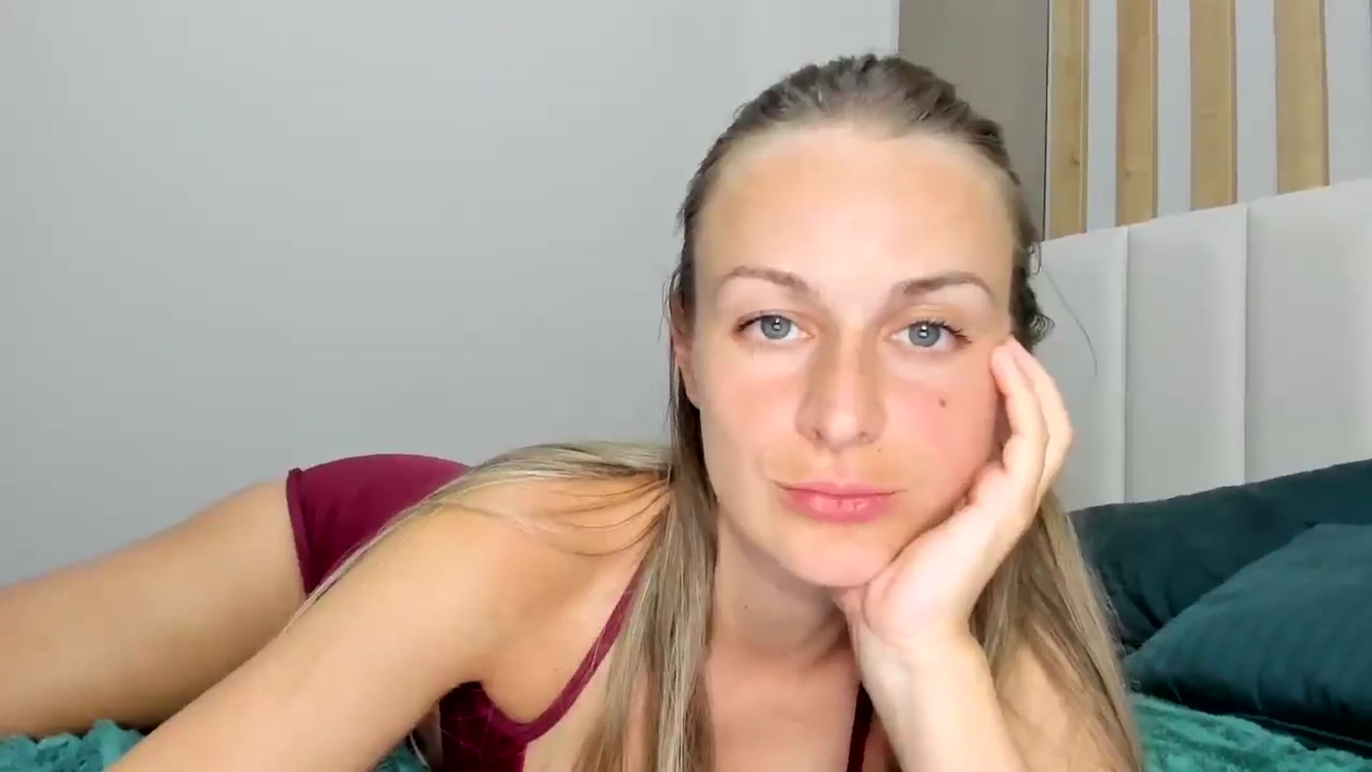 regular_girl video thumbnail
