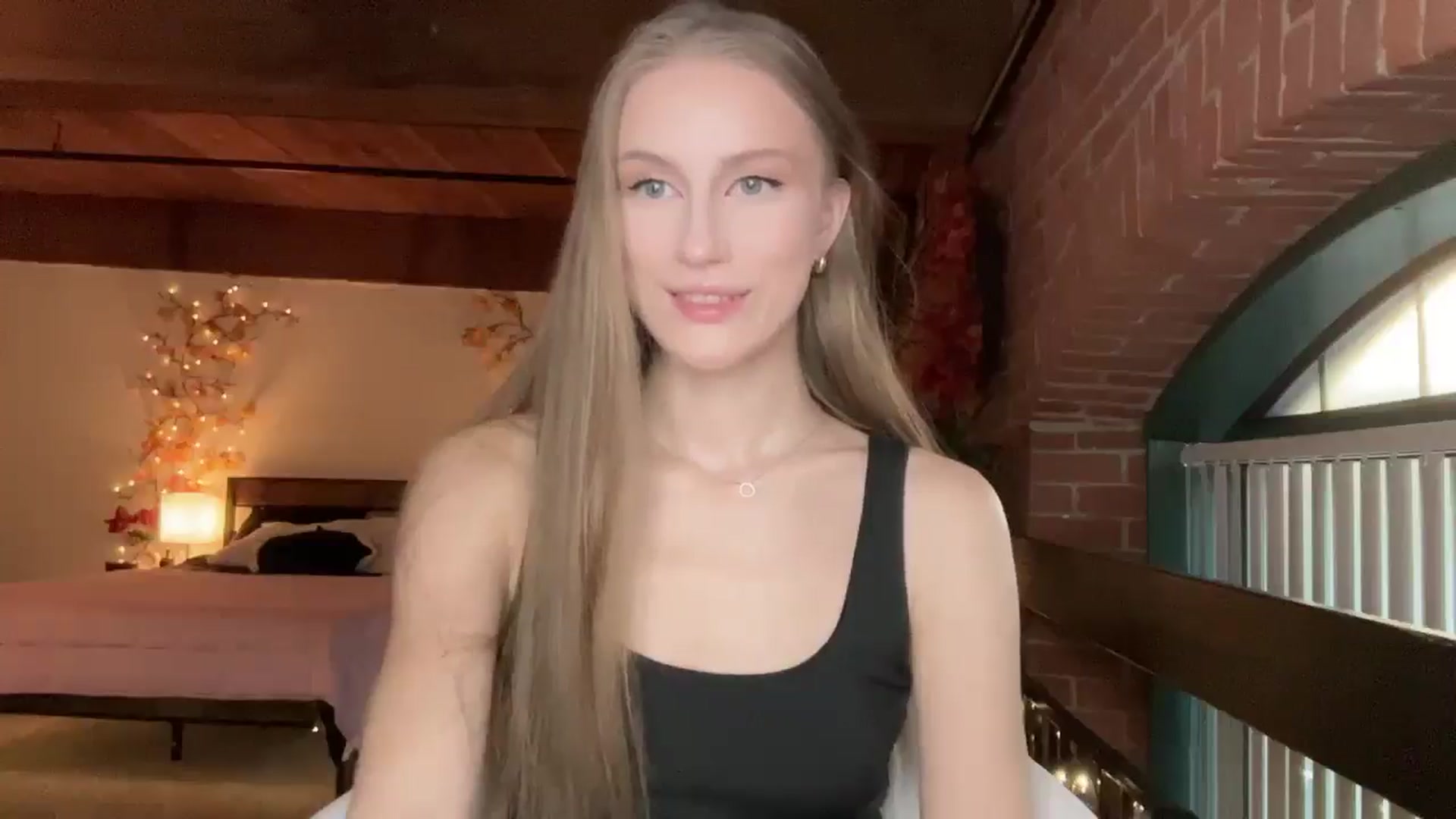 Luna_Moore1 video thumbnail