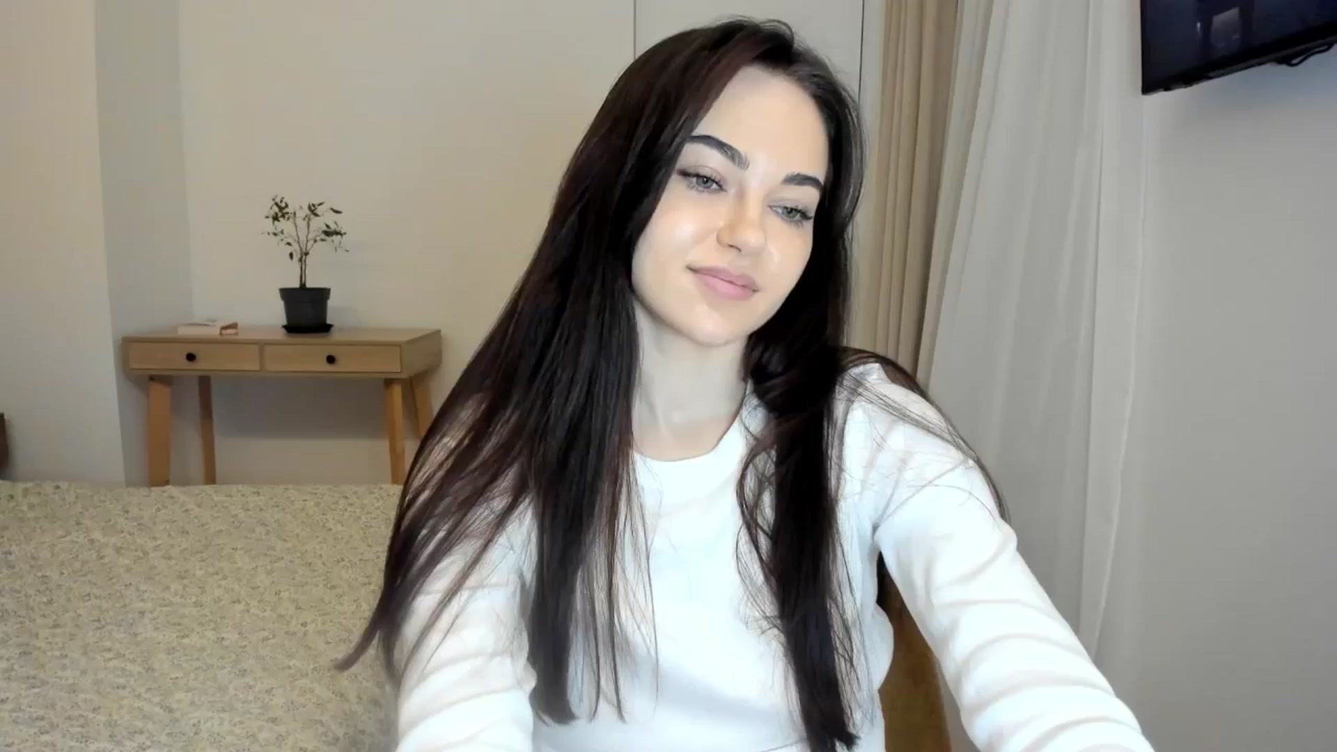 BeeTheQueen video thumbnail