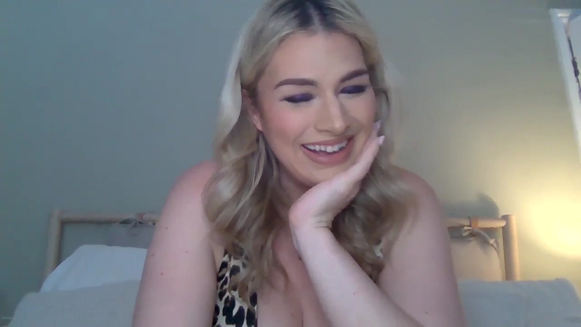 Roxy_Reveals video thumbnail