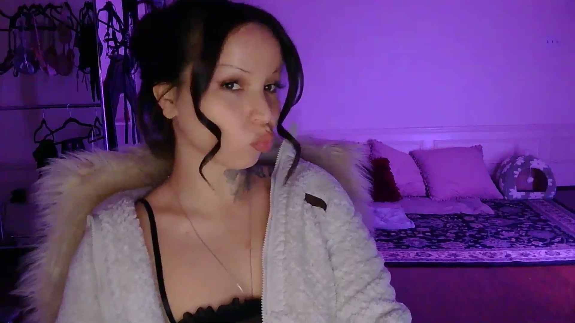 heylisten video thumbnail