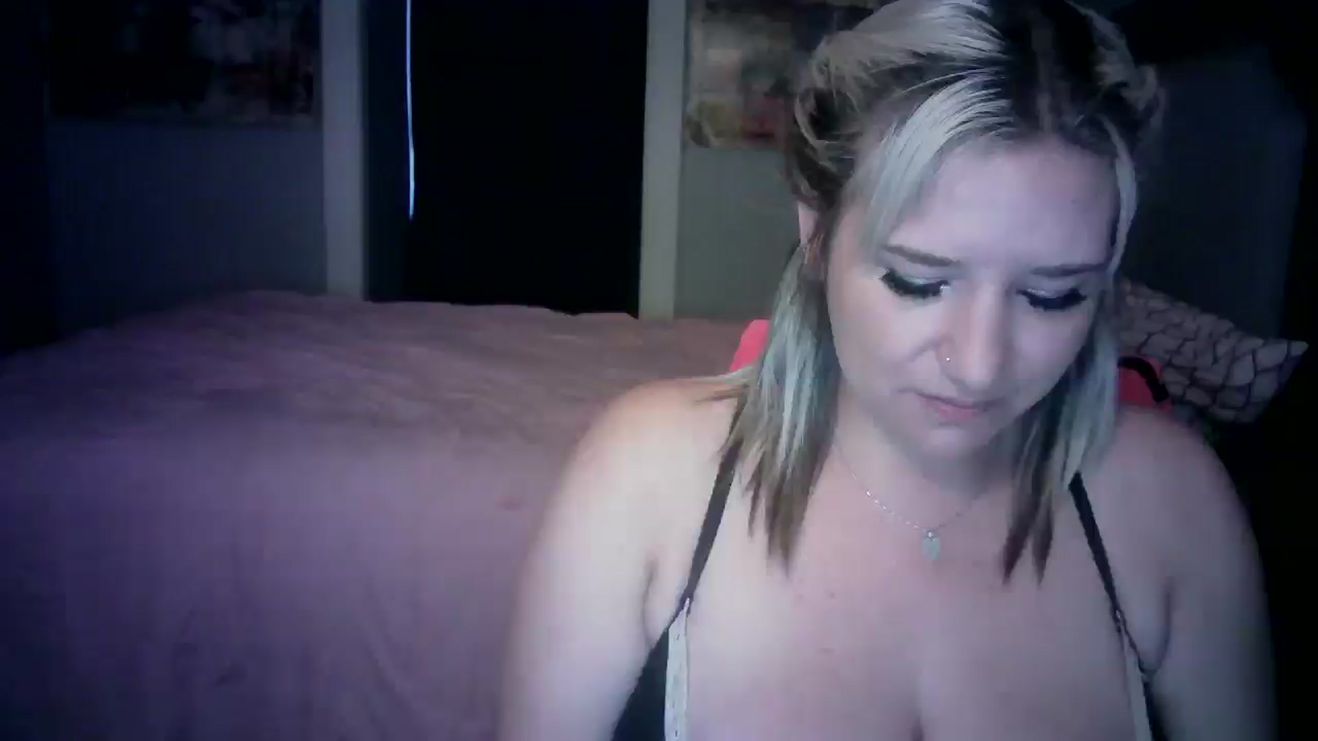LusciousLindz video thumbnail