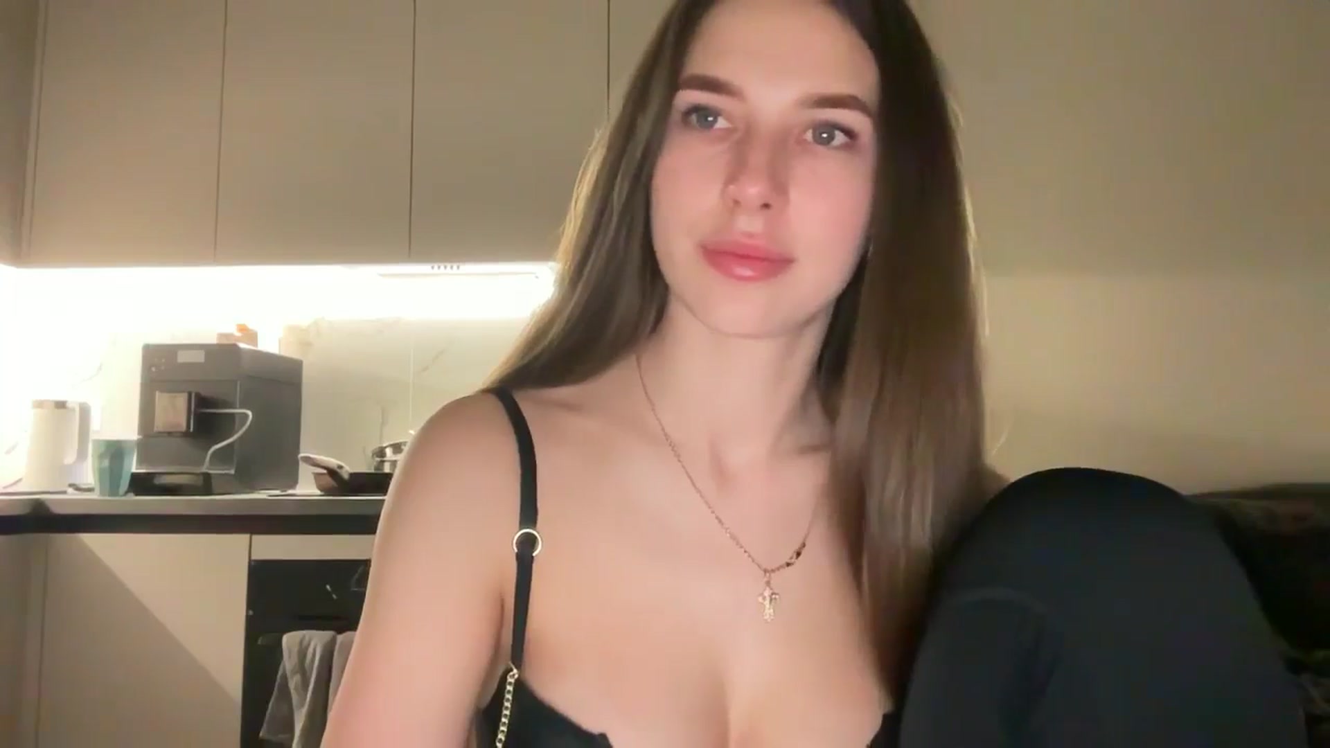 kissfreeze video thumbnail
